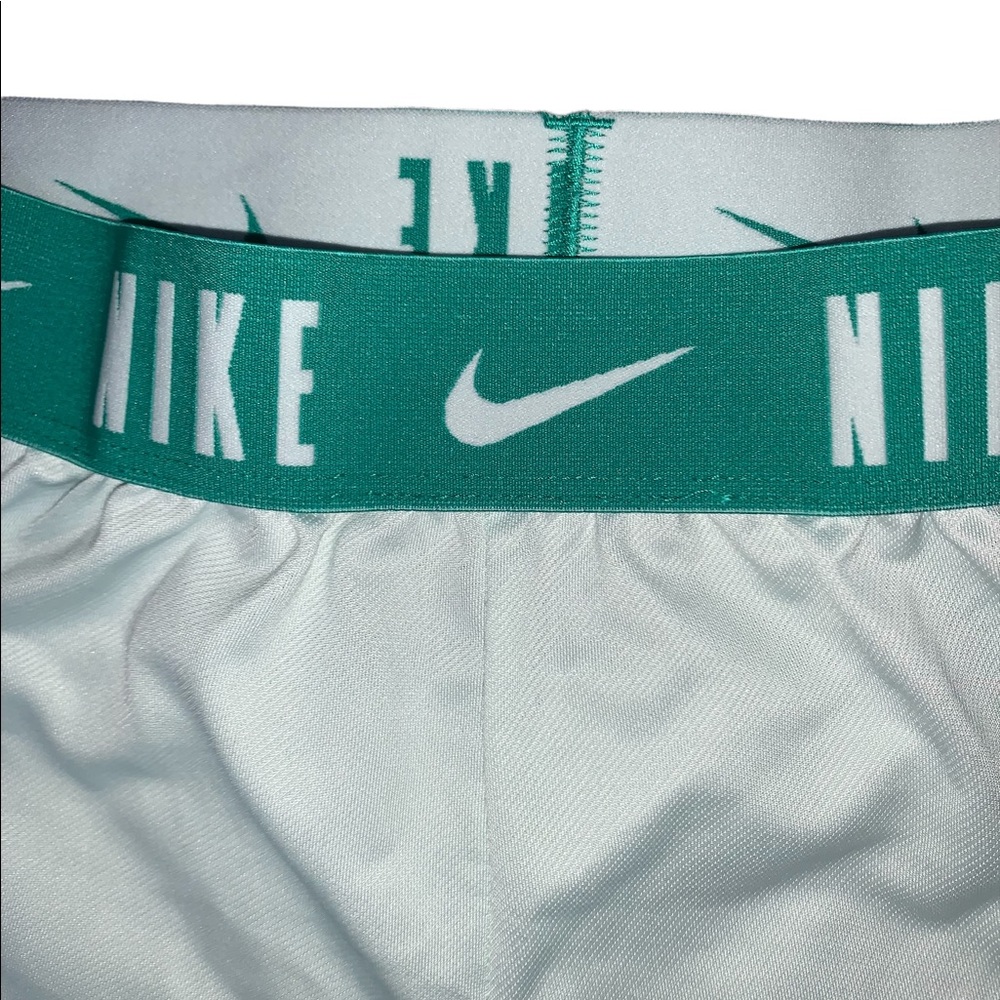 Nike DRI-FIT shorts - Picture 6 of 8